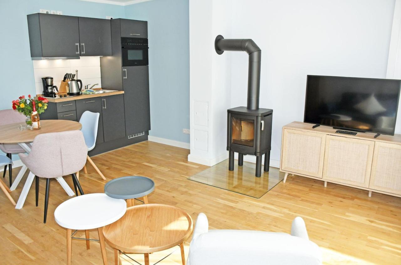 Schoene Ferienwohnungen Mit Kamin Im Ostseebad Sellin Exterior foto