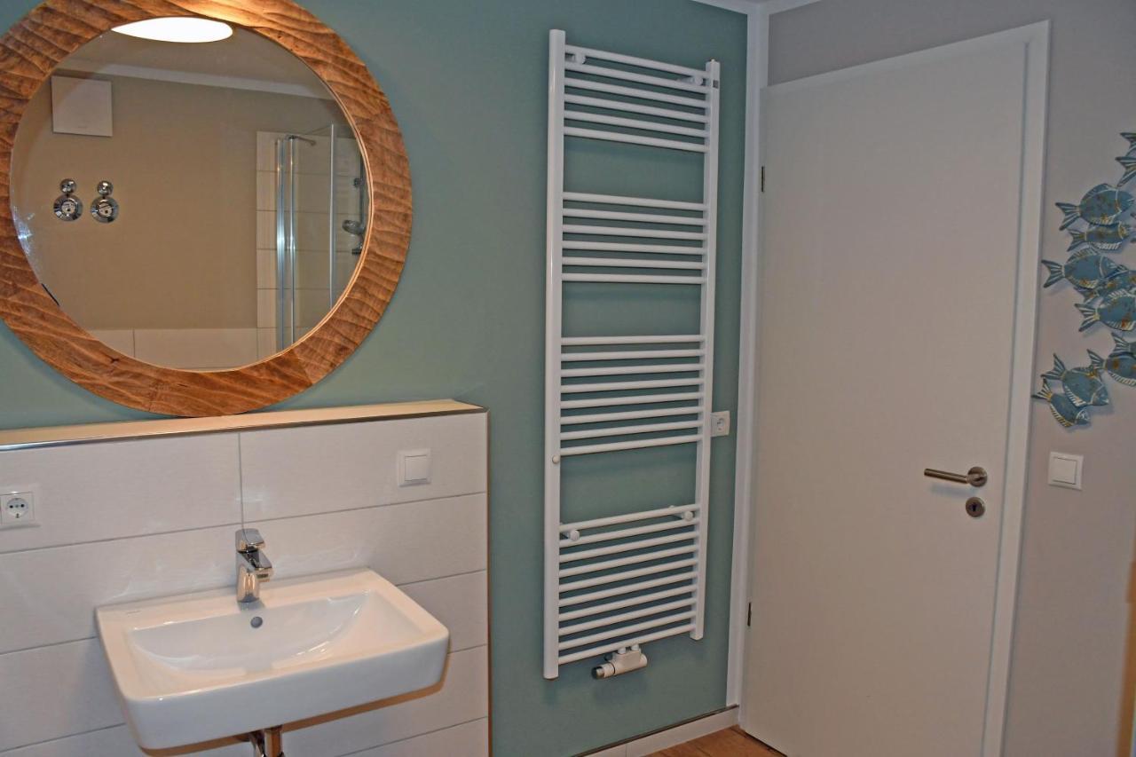 Schoene Ferienwohnungen Mit Kamin Im Ostseebad Sellin Exterior foto